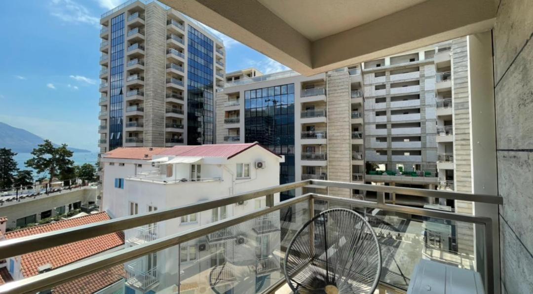 Montesun Fontana Apartments Budva Luaran gambar